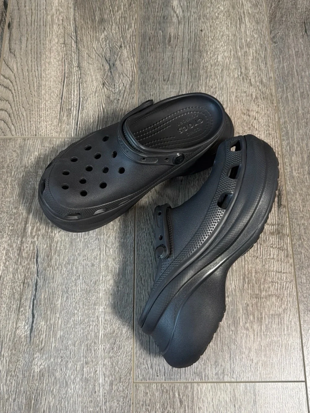 CROCS Classic Platform Clog in Black